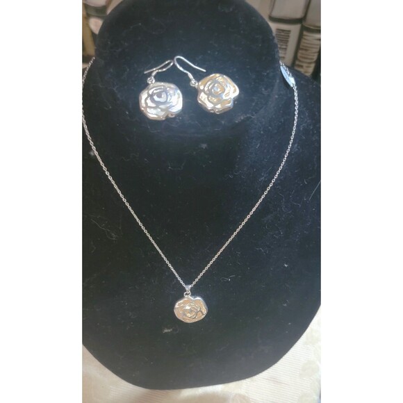 Sterling Silver Open Frame Rose Pendant Necklace & Earrings Two Tone NEW - Picture 8 of 14